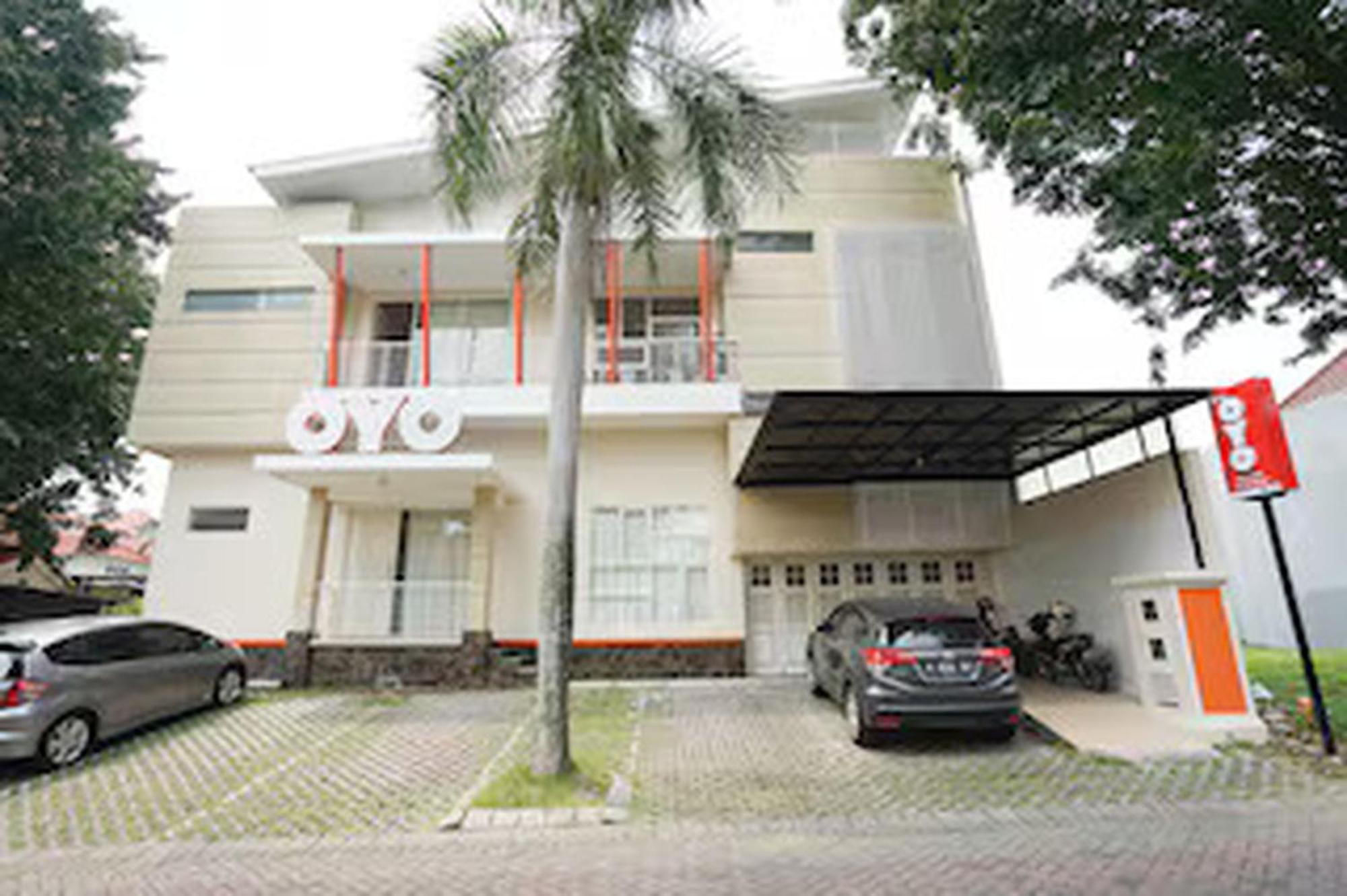 Oyo 782 Menjangan Residence At Citraland 1 سورابايا المظهر الخارجي الصورة