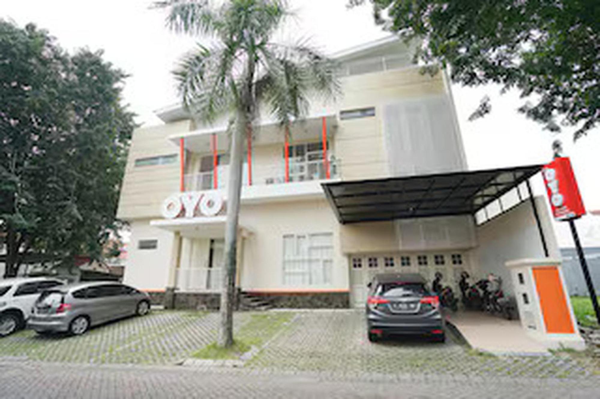 Oyo 782 Menjangan Residence At Citraland 1 سورابايا المظهر الخارجي الصورة